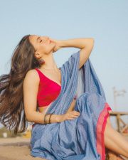 Winsome Actress Elli AvrRam in a Blue Polka Dot Saree with Pink Blouse Photos 04