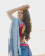 Winsome Actress Elli AvrRam in a Blue Polka Dot Saree with Pink Blouse Photos 05