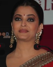 Actress Aishwarya Rai Traditional Saree Pictures