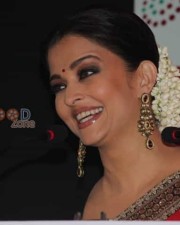 Actress Aishwarya Rai Traditional Saree Pictures