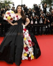 Actress Aishwarya Rai at Cannes 2022 Stills 33