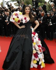 Actress Aishwarya Rai at Cannes 2022 Stills 38