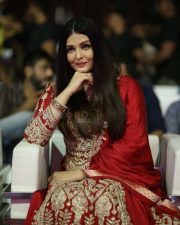 Actress Aishwarya Rai at Ponniyin Selvan I Movie Pre Release Event Stills 06