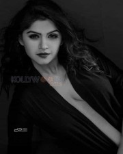 Actress Bhavna Karekar Hot Photoshoot Pictures