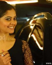 Actress Bindhu Madhavi Sexy Pictures