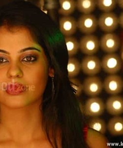 Actress Bindhu Madhavi Sexy Pictures