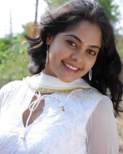 Actress Bindu Madhavi Images