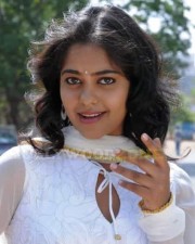 Actress Bindu Madhavi Images