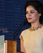 Actress Bindu Madhavi Latest Pictures