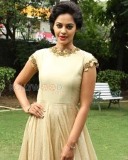 Actress Bindu Madhavi Latest Pictures