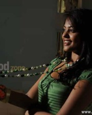 Actress Bindu Madhavi Sexy Photos