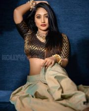 Actress Bommu Lakshmi Sexy Photoshoot Pictures