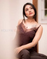 Actress Bommu Lakshmi Sexy Photoshoot Pictures