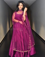 Actress Eesha Rebba Speech at 3Roses Season 2 Teaser Launch Photos 17