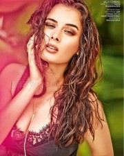 Actress Evelyn Sharma Hot Bikini Photos