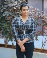 Hebah Patel 32 Actress Hebah Patel At Kisses Press Meet Photos