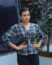 Hebah Patel 22 Actress Hebah Patel At Kisses Press Meet Photos
