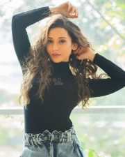 Actress Heli Daruwala Photoshoot Pictures