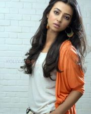 Actress Radhika Apte Pics
