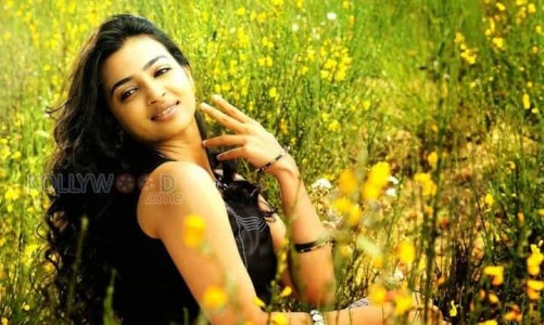 Actress Radhika Apte Pics