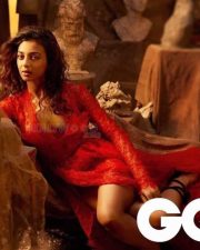 Actress Radhika Apte Sexy Photoshoot Pictures