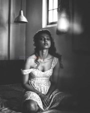 Actress Radhika Apte Sexy Photoshoot Pictures