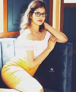 Actress Sakshi Malik Hot Photos