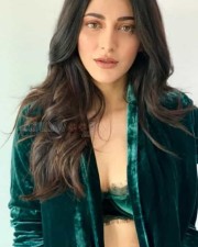 Actress Shruti Haasan Magazine Photoshoot Pictures
