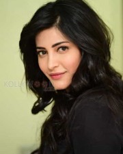 Actress Shruti Haasan New Photos