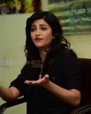 Actress Shruti Haasan New Photos
