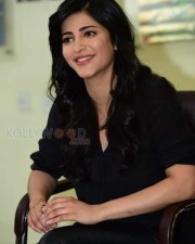 Actress Shruti Haasan New Photos