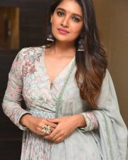 Actress Vani Bhojan At Meeku Maathrame Cheptha Pre release Event Photos