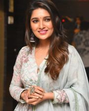 Actress Vani Bhojan At Meeku Maathrame Cheptha Pre release Event Photos