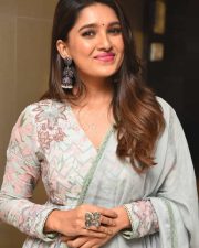 Actress Vani Bhojan At Meeku Maathrame Cheptha Pre release Event Photos