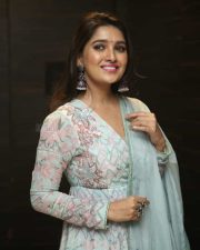 Actress Vani Bhojan At Meeku Maathrame Cheptha Pre release Event Photos