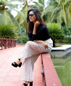 Actress Vani Bhojan Stylish Modern Photoshoot Pictures 02