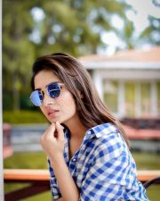 Actress Vani Bhojan Stylish Modern Photoshoot Pictures 07