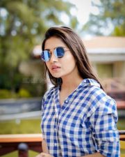 Actress Vani Bhojan Stylish Modern Photoshoot Pictures 08