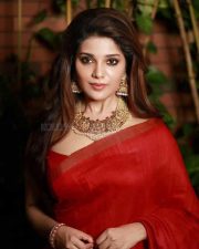 Adiye Sakkarakatti Actress Aathmika Gorgeous Photos