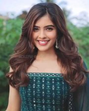 Adorable Amritha Aiyer Cute Pictures 02