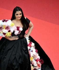 Aishwarya Rai at Cannes Film Festival 2022 Photos 01