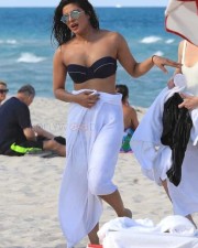 Baywatch Actress Priyanka Chopra Bikini Photos