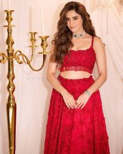 Beautiful Aamna Sharif in a Red Shimmery Lehenga Photos 05