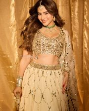 Beautiful Actress Aamna Sharif in an Ivory Lehenga with Gold Mirror Work Photos 03 Beautiful Actress Aamna Sharif in an Ivory Lehenga with Gold Mirror Work Photos 03