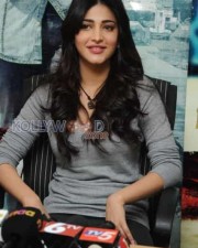 Beautiful Actress Shruti Haasan Photos