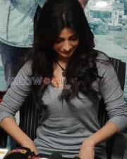 Beautiful Actress Shruti Haasan Photos