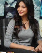 Beautiful Actress Shruti Haasan Photos