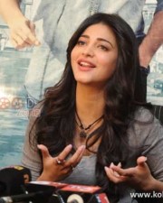 Beautiful Actress Shruti Haasan Photos