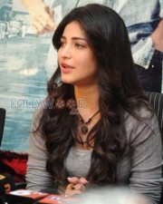 Beautiful Actress Shruti Haasan Photos