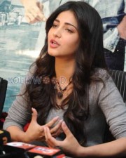 Beautiful Actress Shruti Haasan Photos
